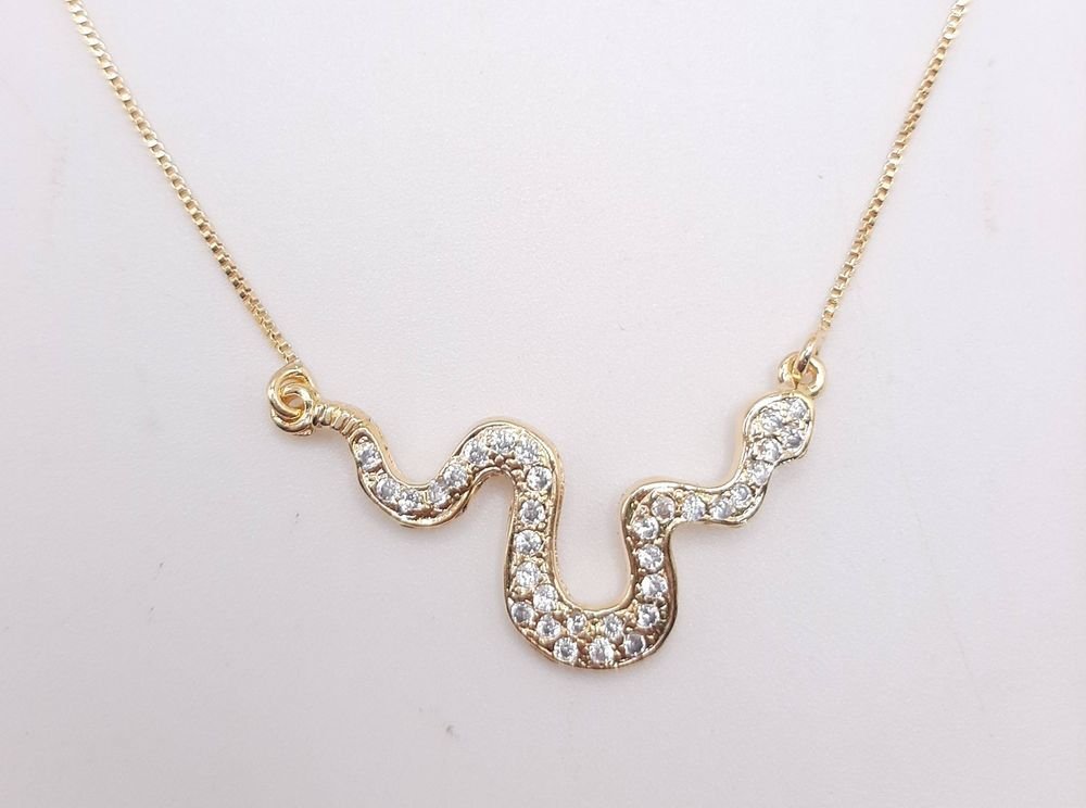 Pingente Cobra Delicada Cravejada Com Corr.