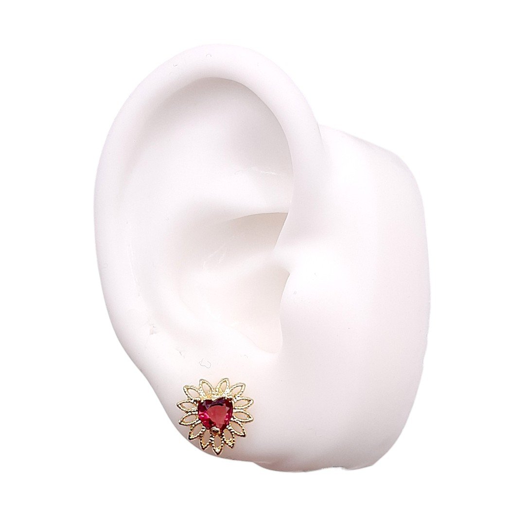 Brinco Coração Cravejado Com Volta Rendada