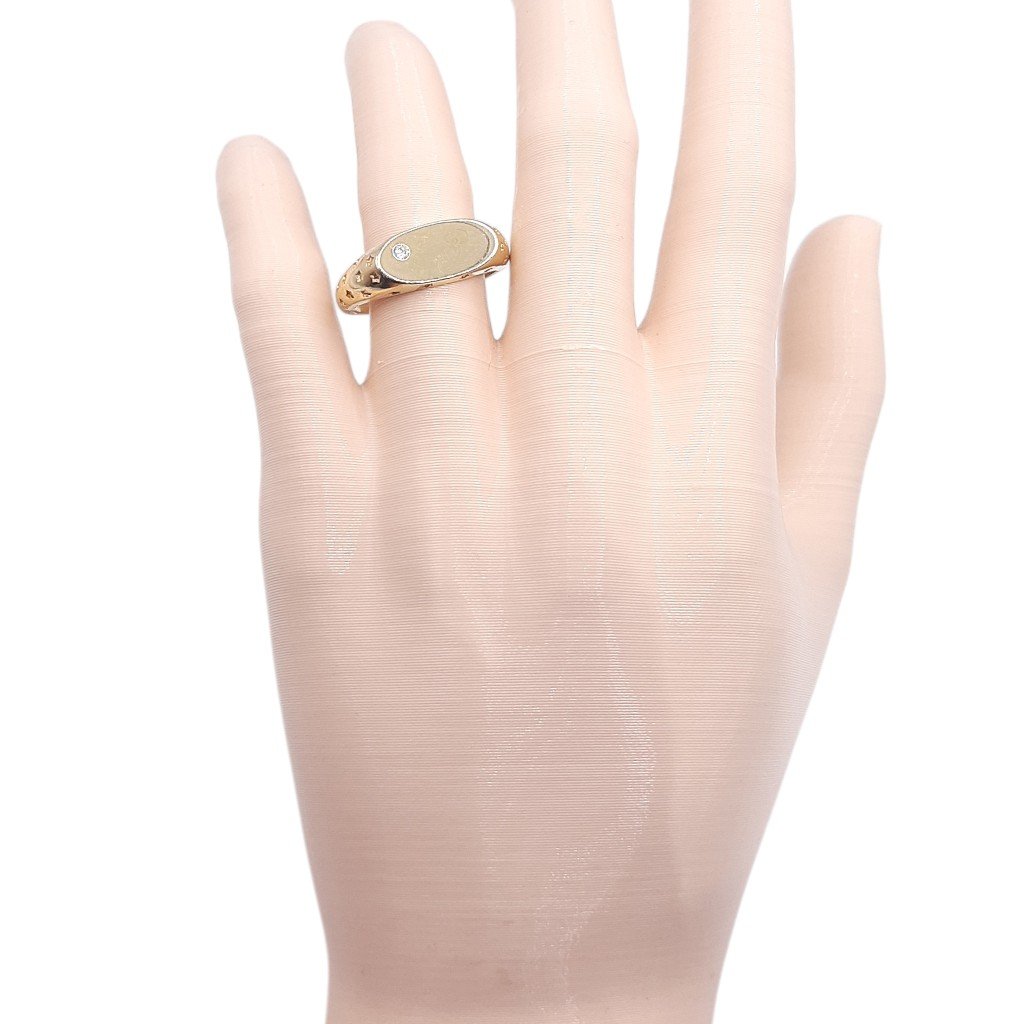 Anel Oval Liso Com 1 Zirconia